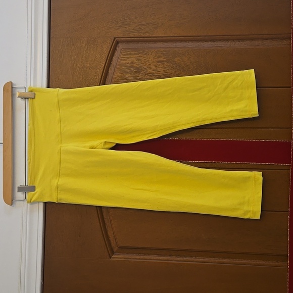 Lululemon Crop Yellow Leggings Size 4 - Picture 1 of 5